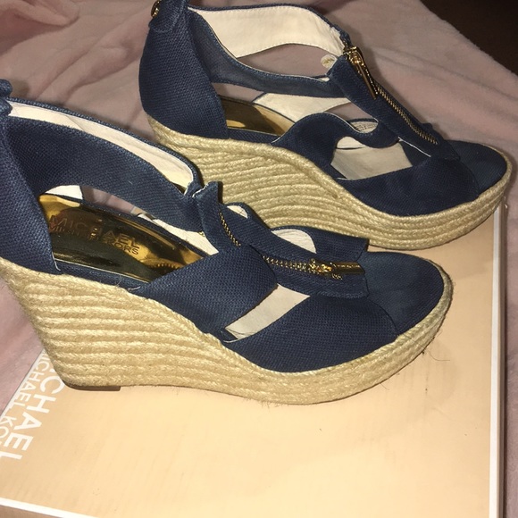 MK Dakota Wedge - Picture 3 of 4